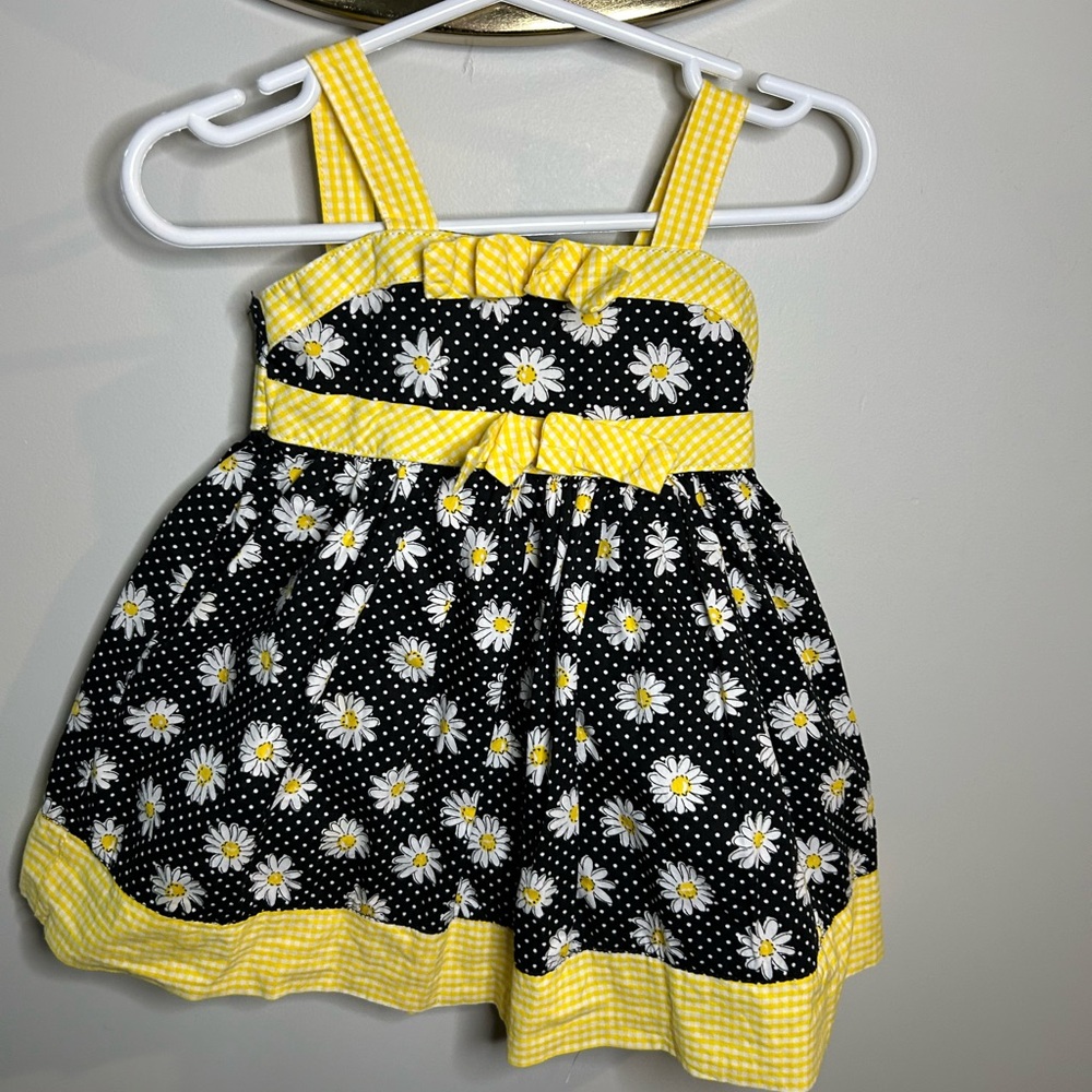 Blueberi Boulevard Black and Yellow Daisy Dress